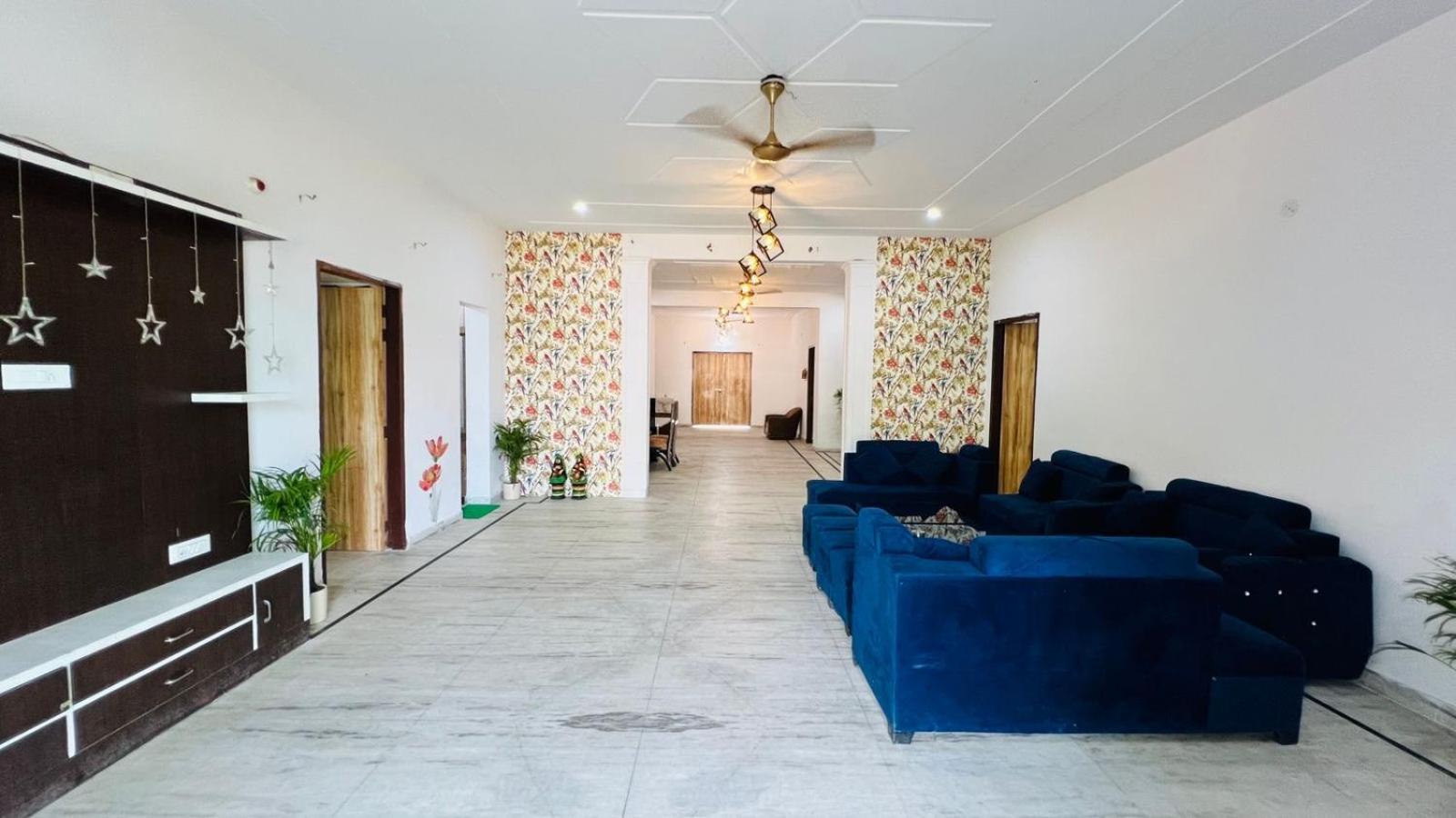Venus Farm Villa Gurgáon Kültér fotó